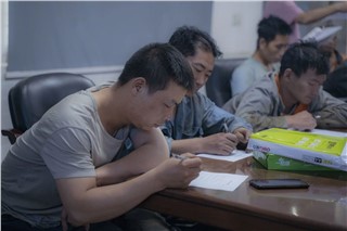 朝陽集團(tuán)開展行車和有限作業(yè)空間安全操作培訓(xùn)、道路交通安全培訓(xùn)